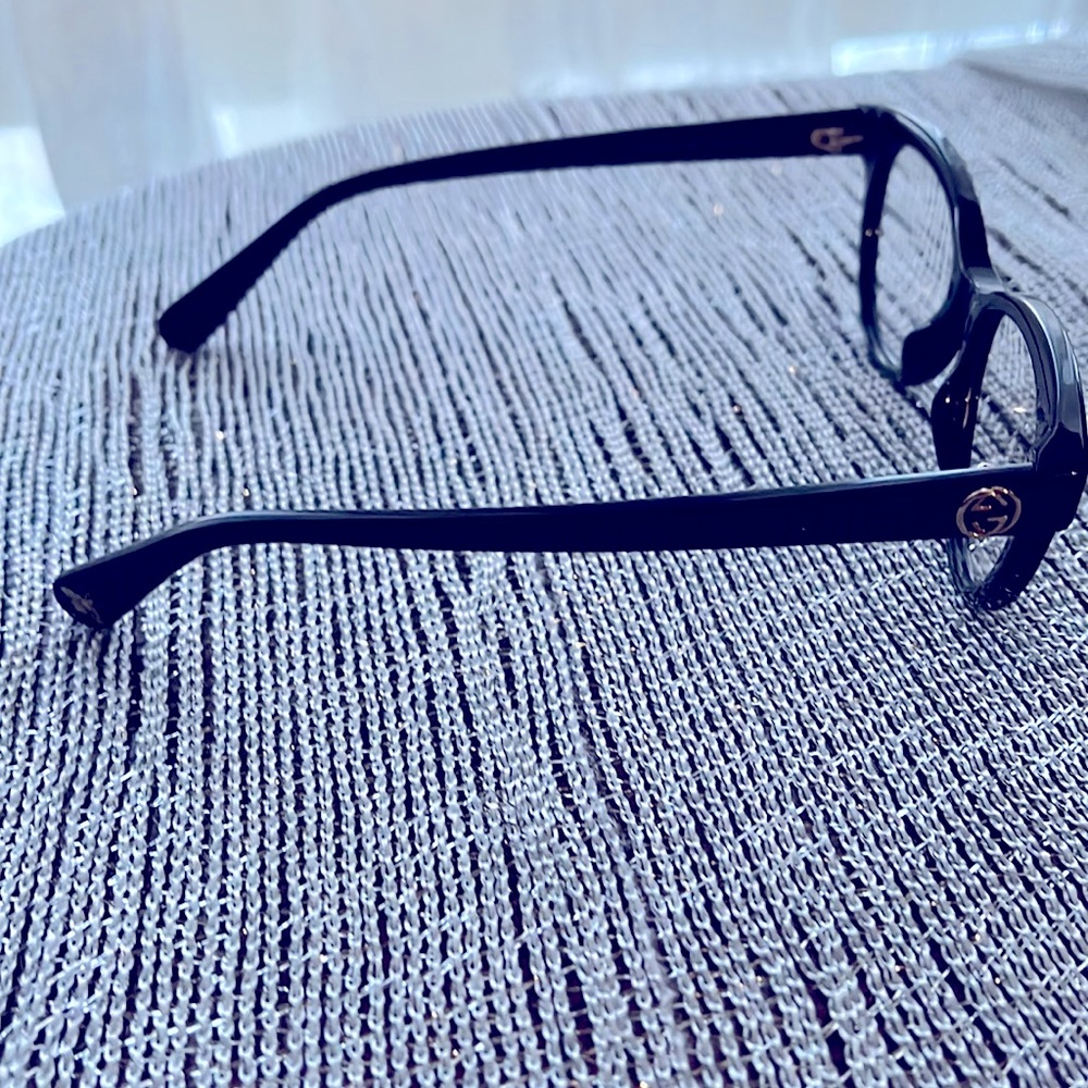 💯 authentic Gucci glasses. - Picture 10 of 16